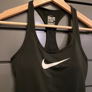 Nike performance tank 2-in-1